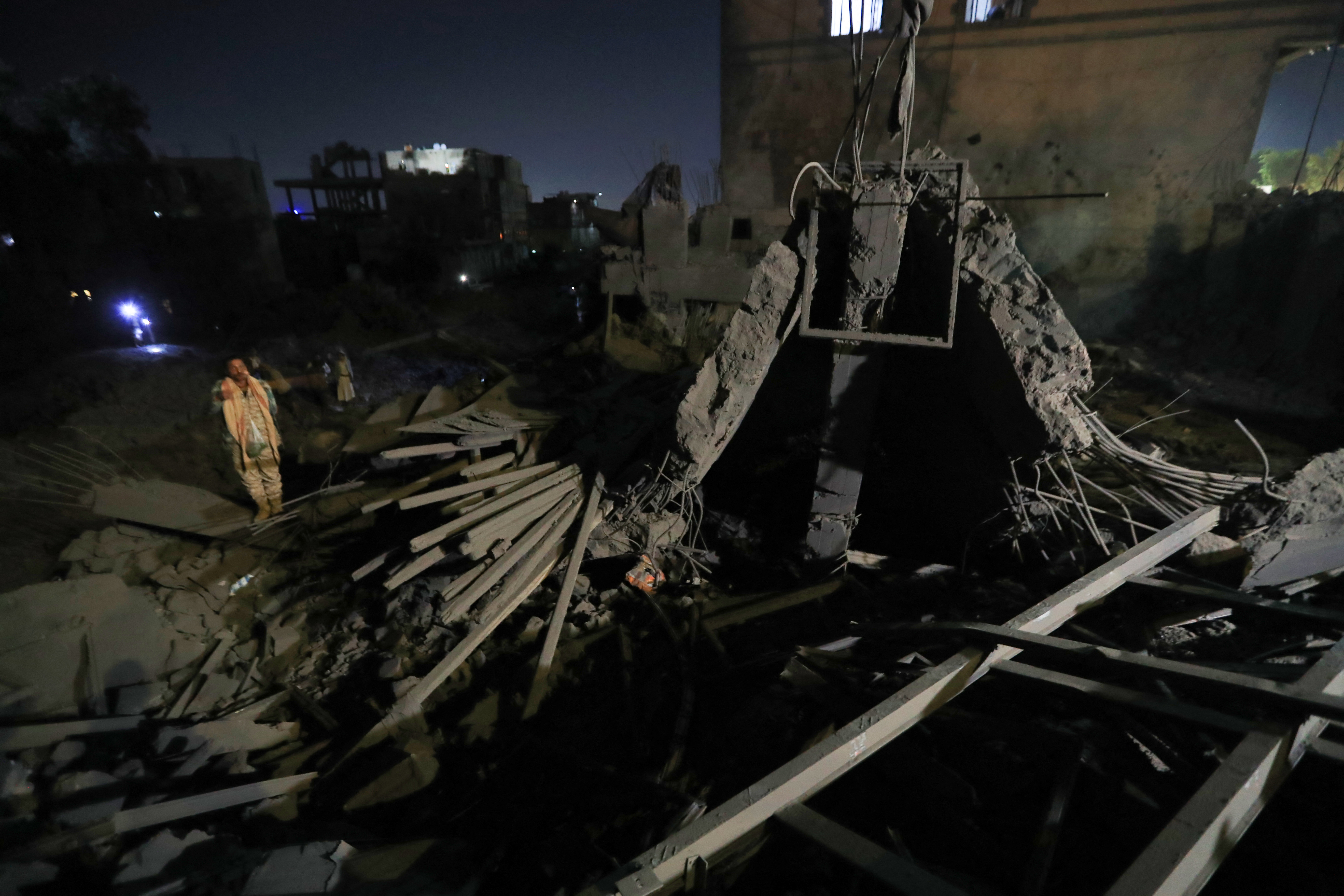 Renewed U.S. airstrikes pound Kamaran island and Al-Bayda